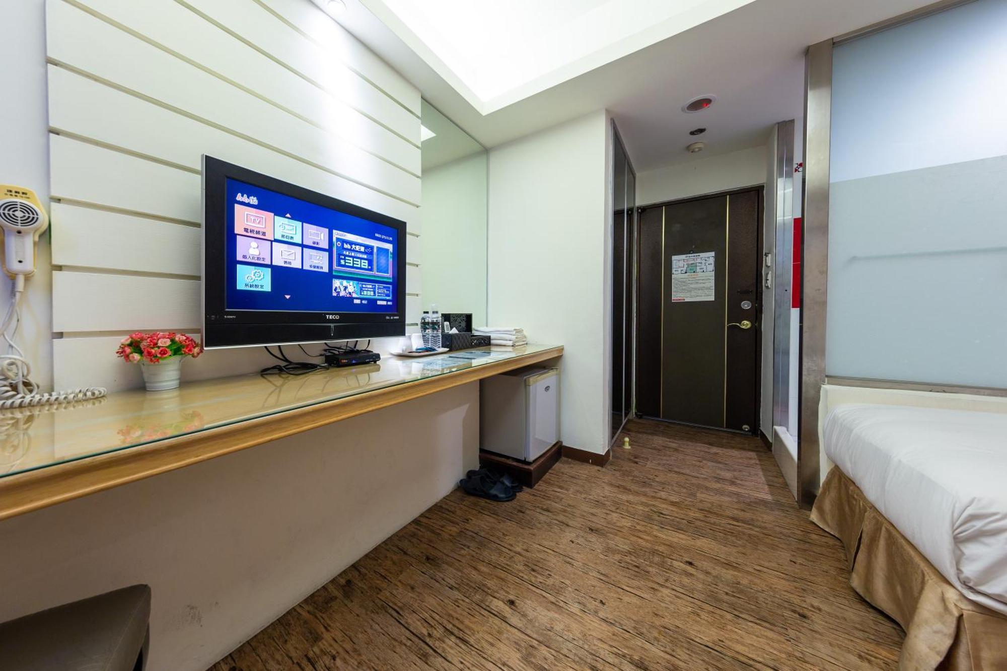 Newrise Hotel Каосюн Екстериор снимка