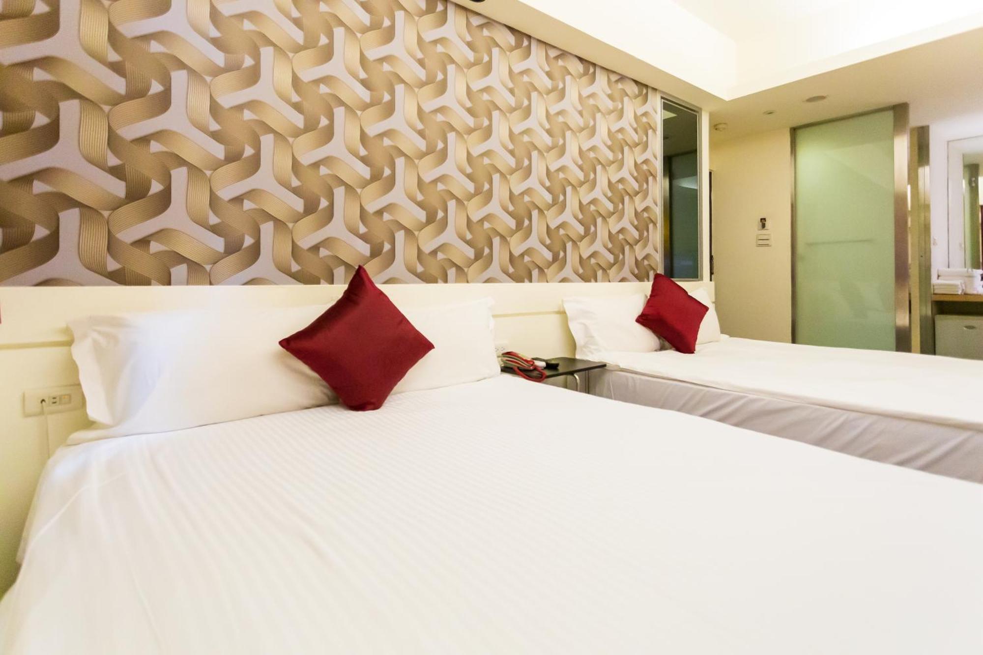 Newrise Hotel Каосюн Екстериор снимка