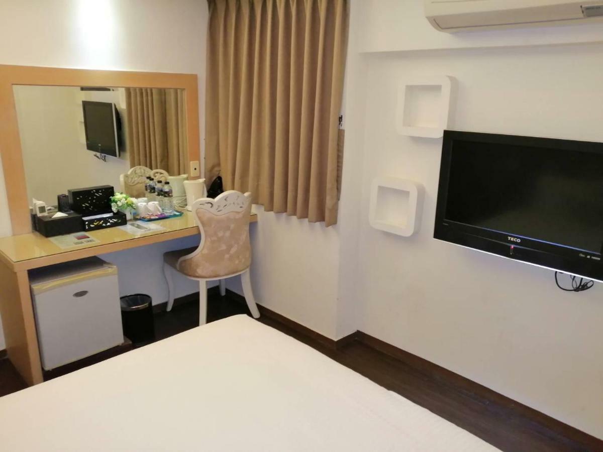 Newrise Hotel Каосюн Екстериор снимка
