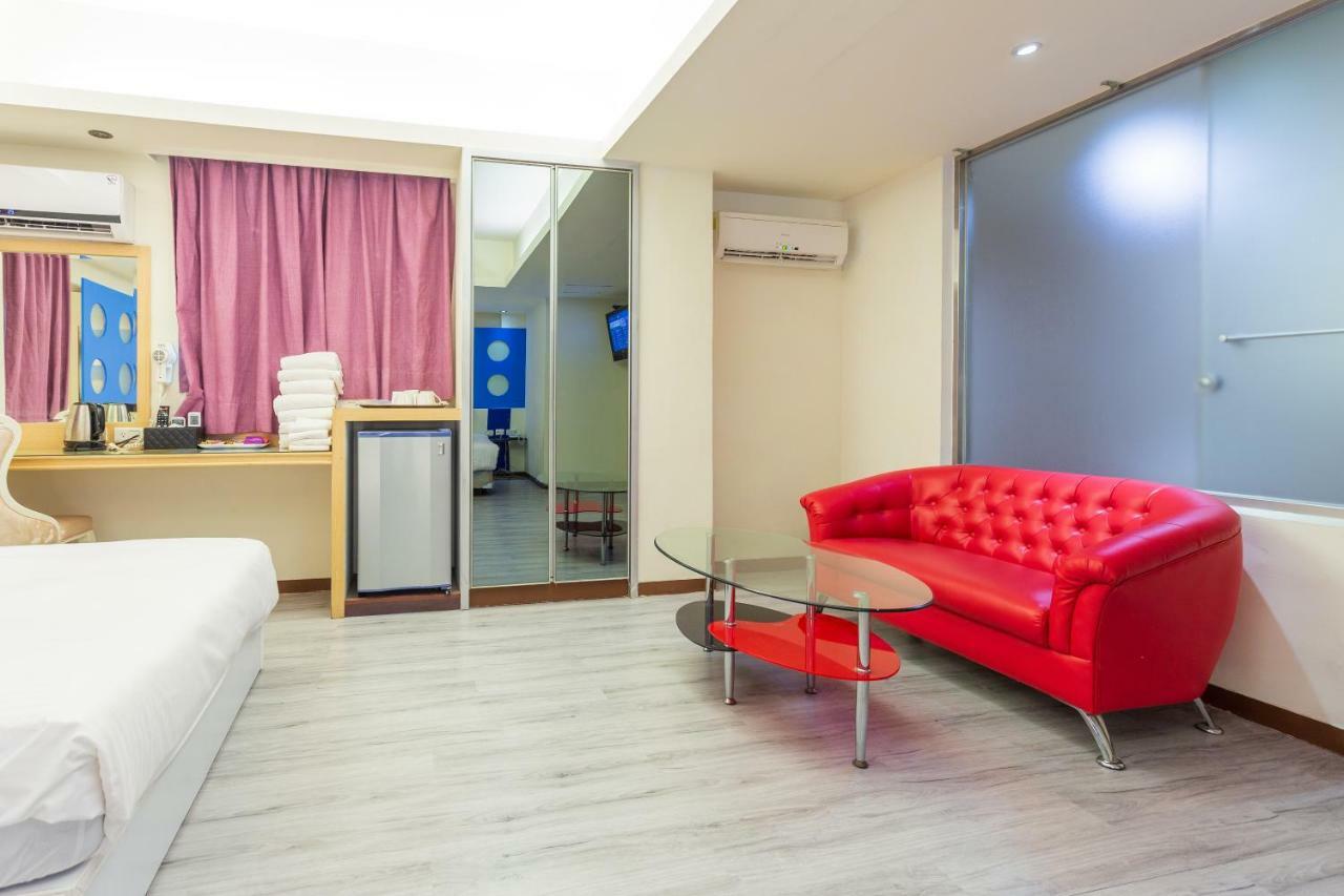 Newrise Hotel Каосюн Екстериор снимка